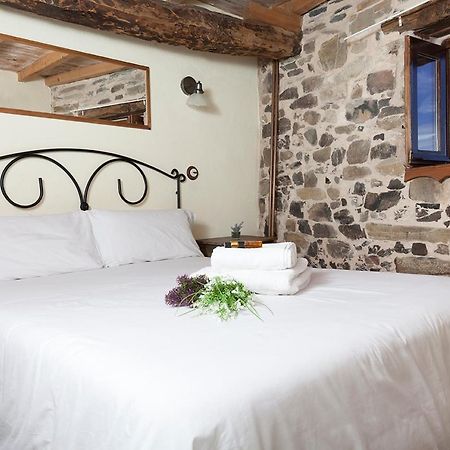La Rosa Del Agua Bed & Breakfast El Acebo de San Miguel Bagian luar foto